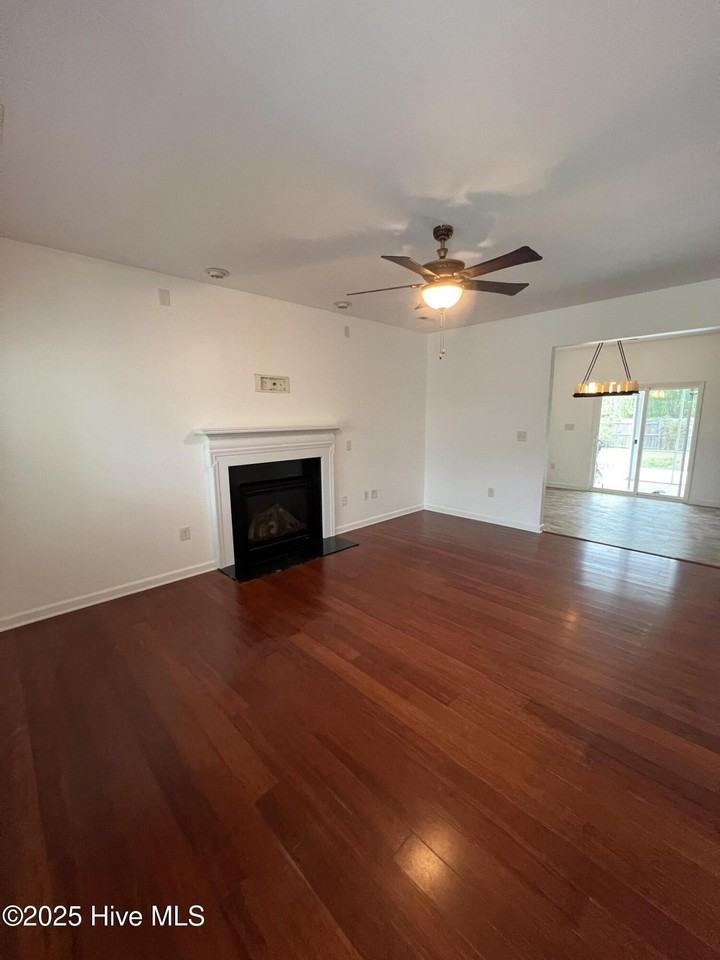 608 Cheltenham Dr - Photo 4 of 50