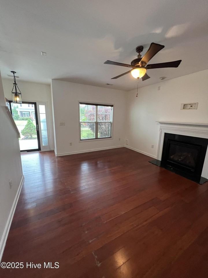 608 Cheltenham Dr - Photo 5 of 50