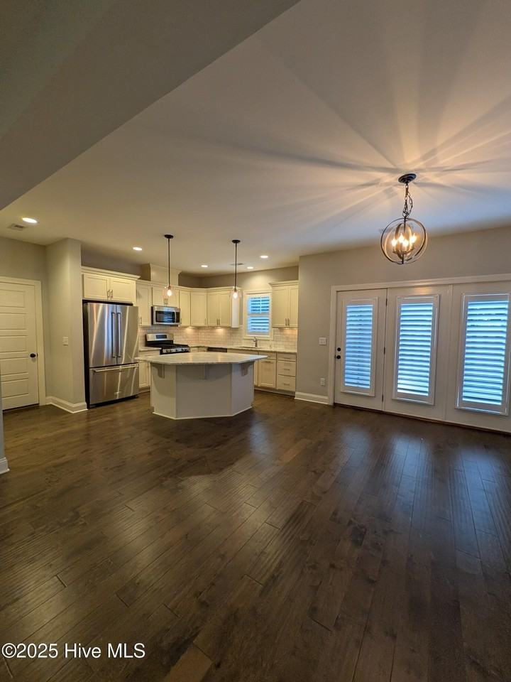 129 Pinebranch Ct - Photo 4 of 20