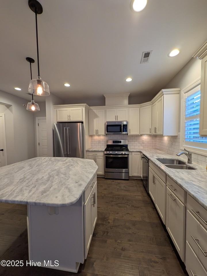 129 Pinebranch Ct - Photo 6 of 20