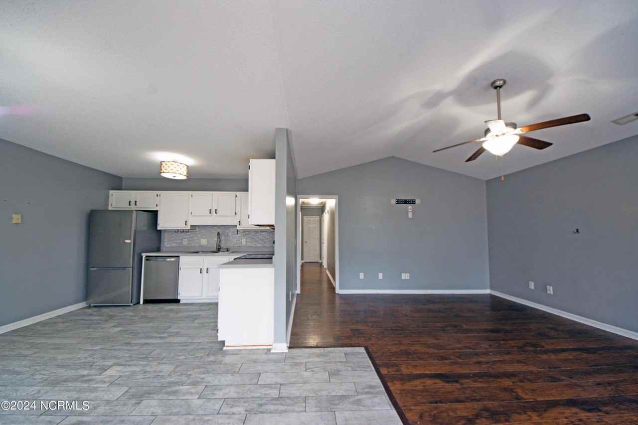 223 Summersill School Rd - Photo 6 of 32