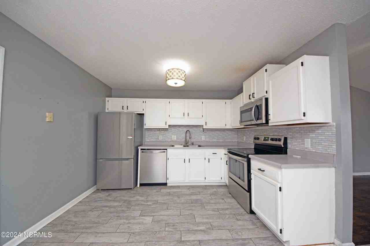 223 Summersill School Rd - Photo 7 of 32