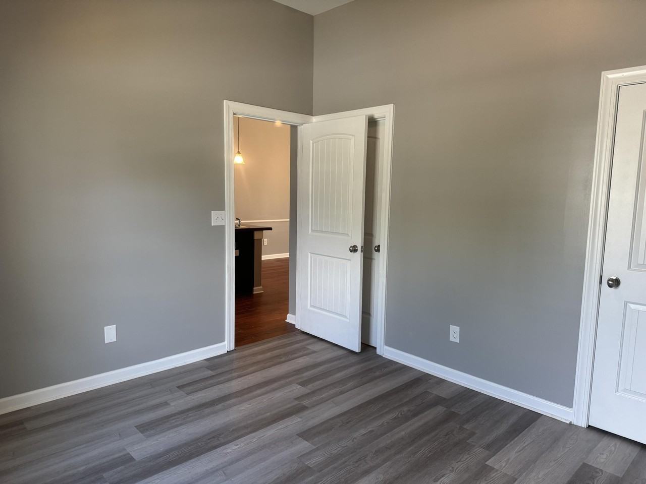 943 Erika Ln - Photo 4 of 19
