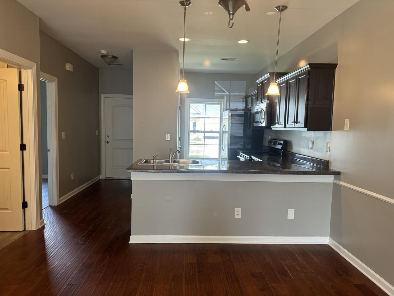 943 Erika Ln - Photo 5 of 19