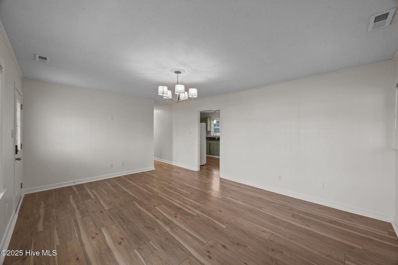 74 Cedar Rd - Photo 5 of 26