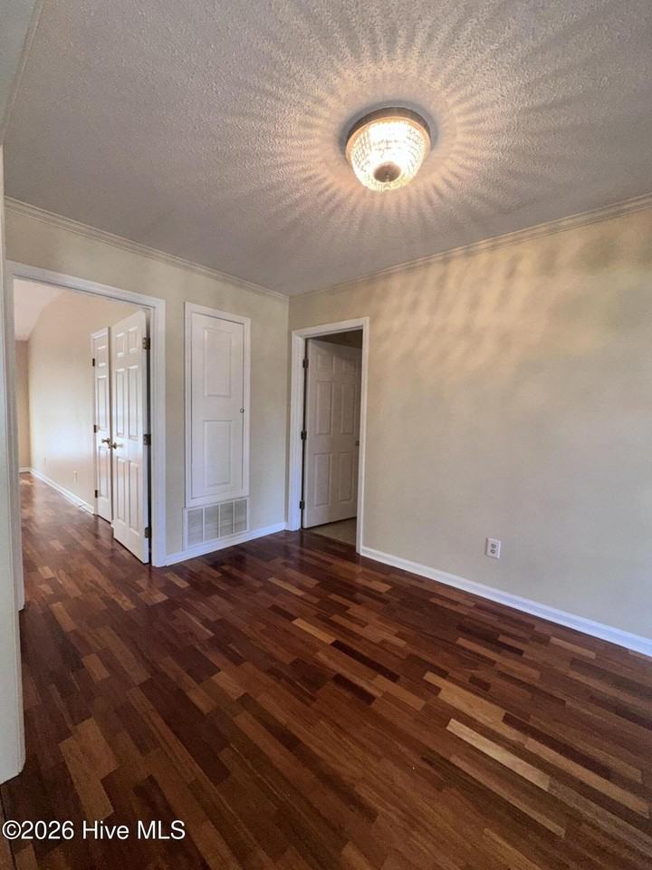 4497 Amanda Ln - Photo 3 of 41