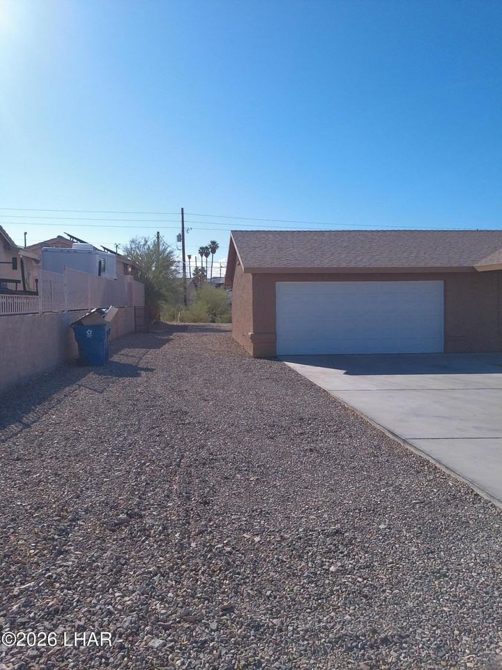 3128 Jamaica Blvd S - Photo 2 of 29