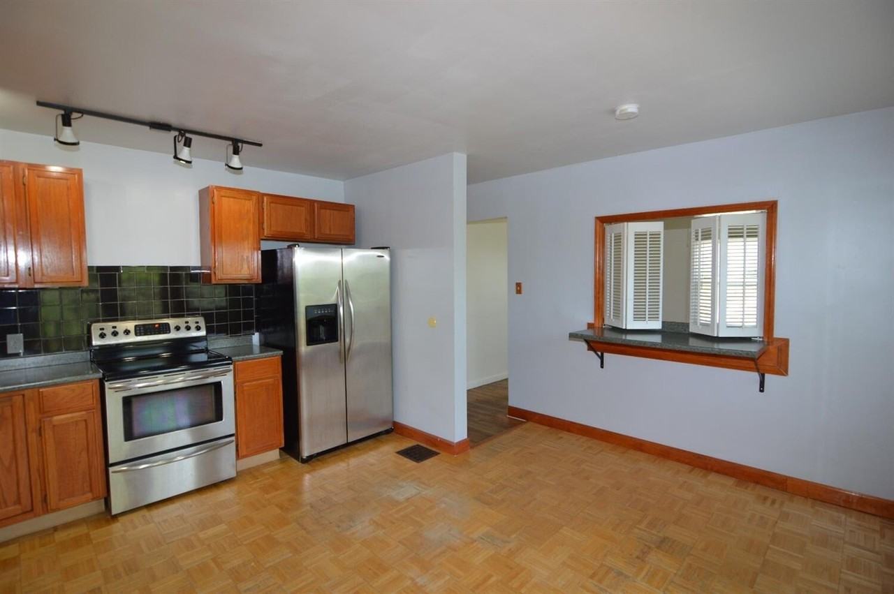 1460 Greendale Rd - Photo 6 of 19