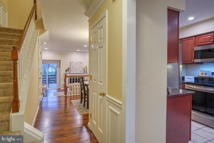 807 Stockbridge Dr - Photo 2 of 17