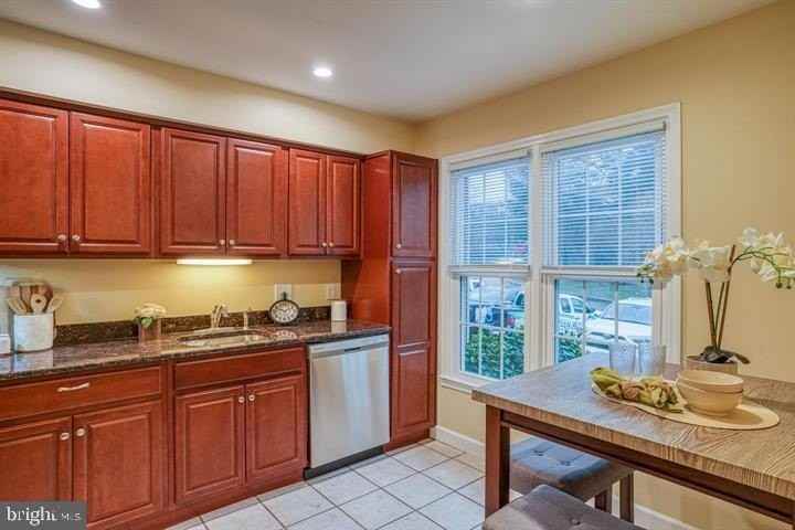 807 Stockbridge Dr - Photo 3 of 17