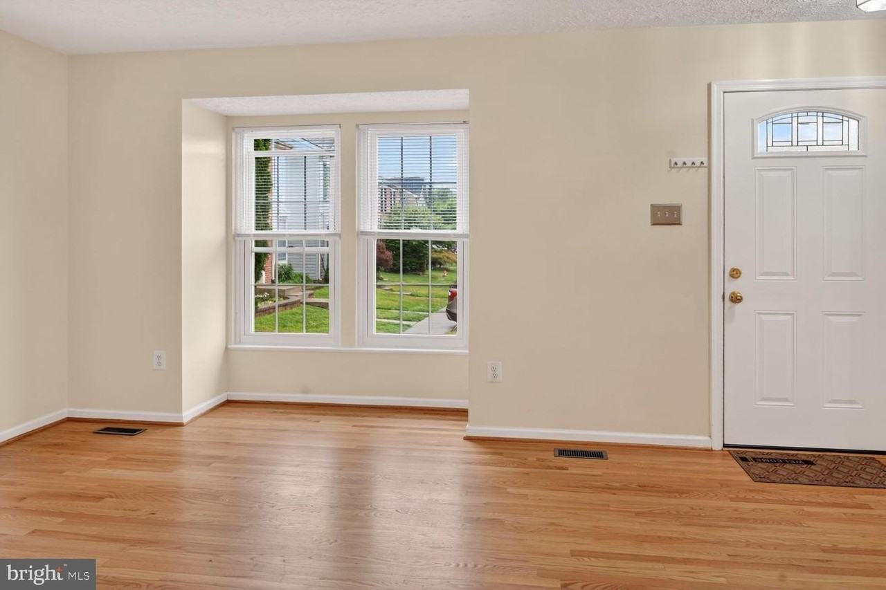 158 Glen View Ter - Photo 2 of 20