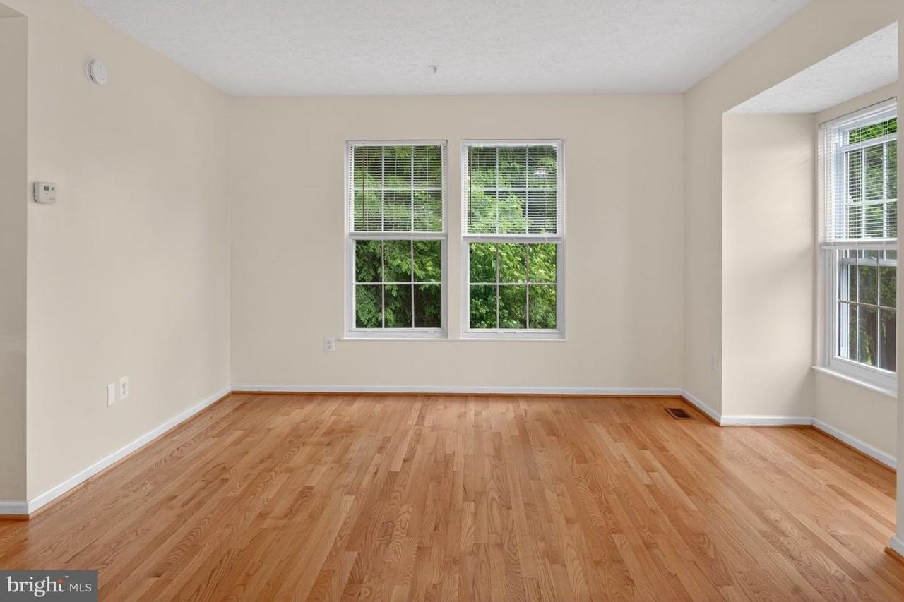 158 Glen View Ter - Photo 3 of 20