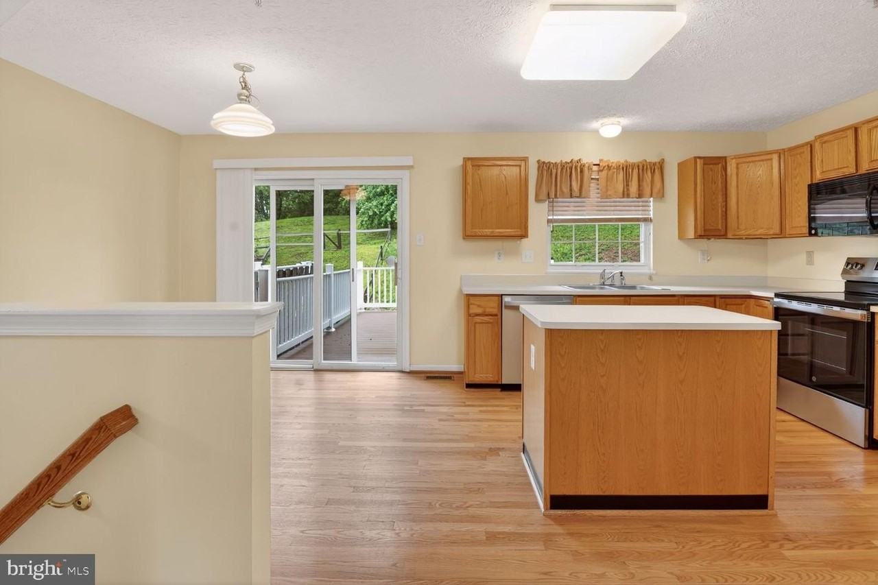 158 Glen View Ter - Photo 6 of 20