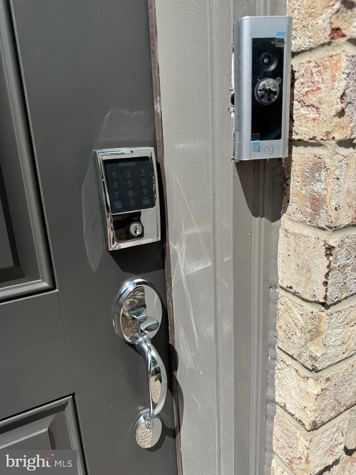 831 King Farm Blvd - Photo 3 of 37