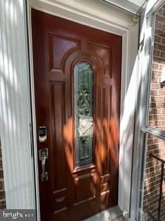 7701 Hiawatha Ln - Photo 2 of 17