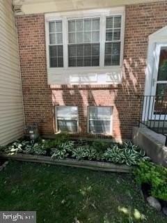 7701 Hiawatha Ln - Photo 3 of 17