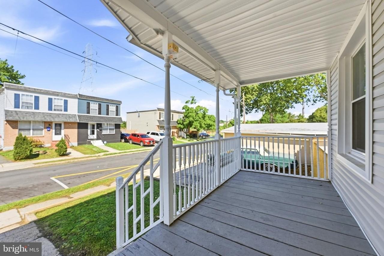 1015 Mcclenahan Ter - Photo 3 of 25
