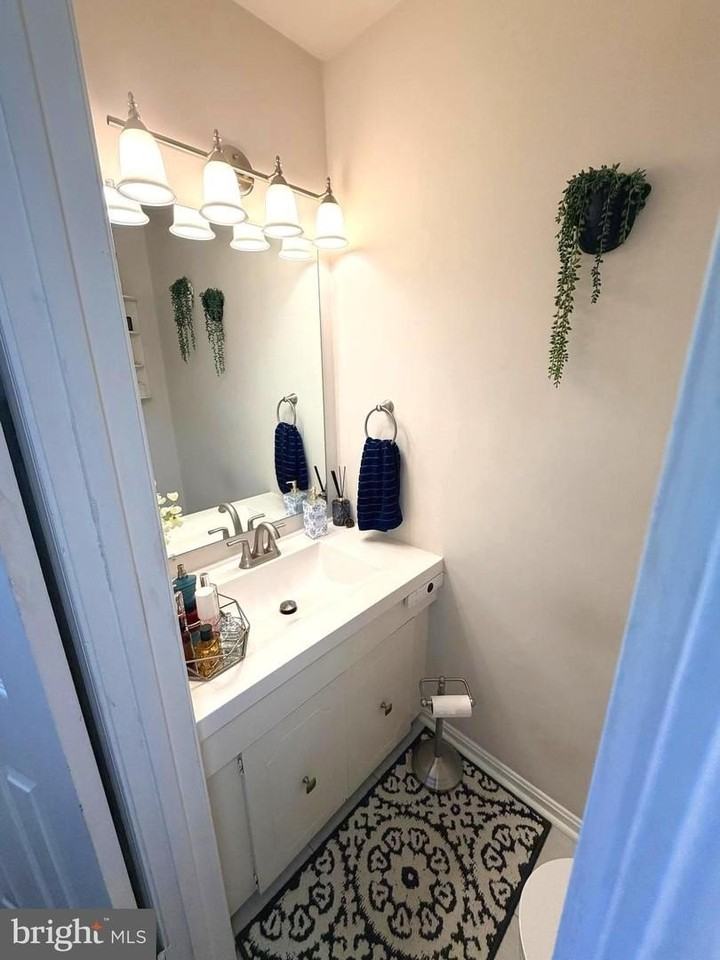 6332 Teakwood Ct - Photo 4 of 28