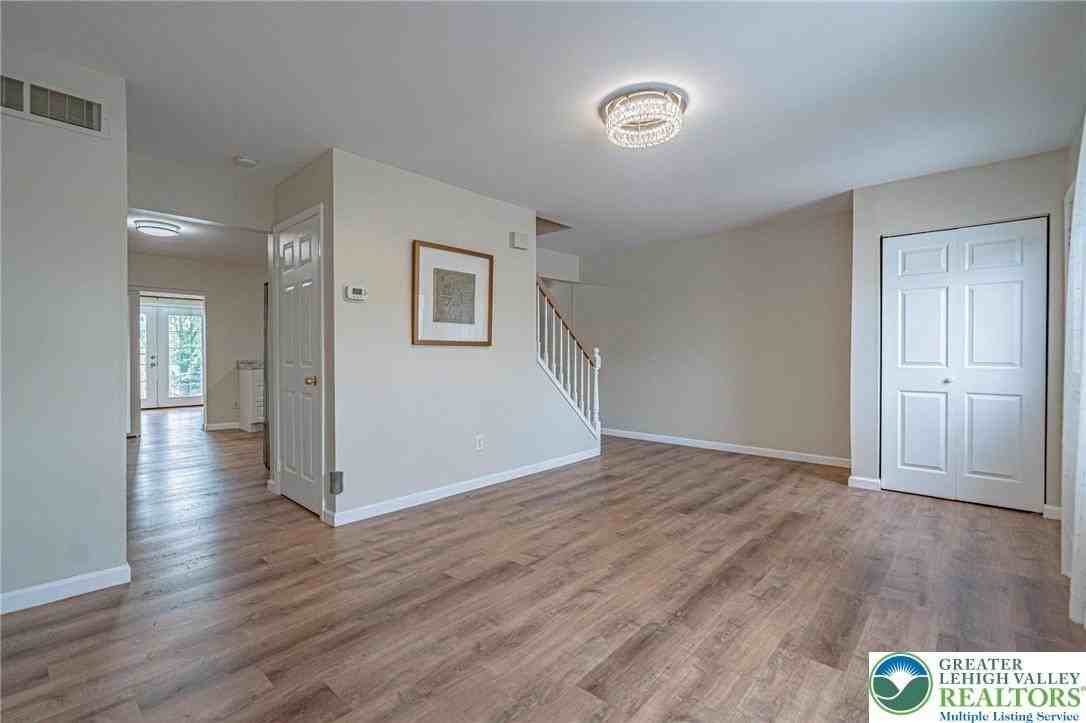 5650 Greens Dr - Photo 6 of 28