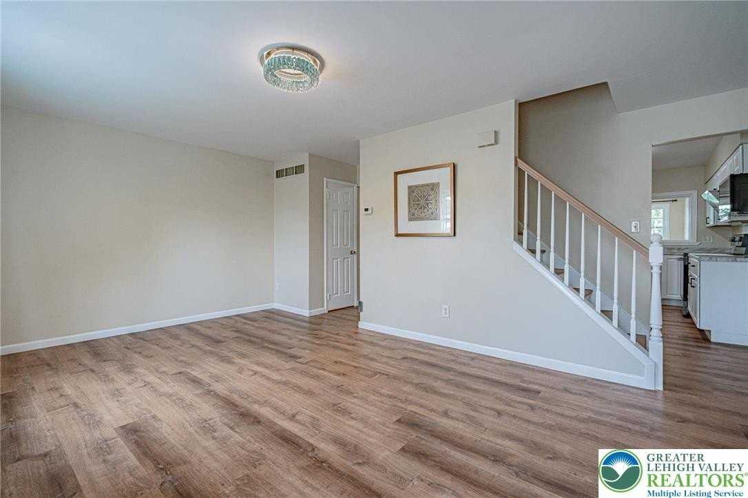 5650 Greens Dr - Photo 7 of 28