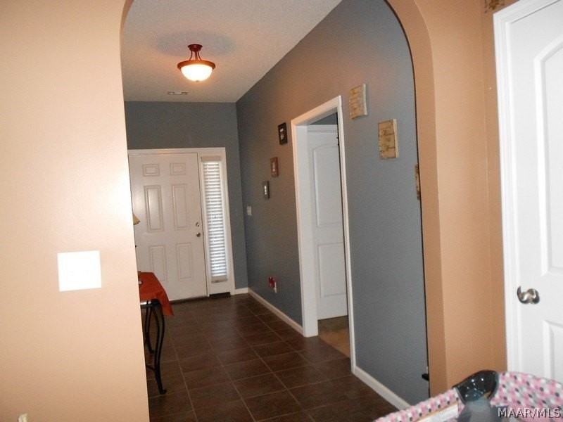 197 Barnes Ct - Photo 2 of 15