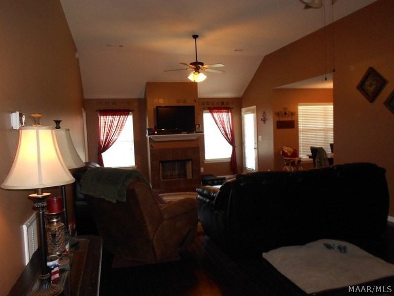 197 Barnes Ct - Photo 4 of 15