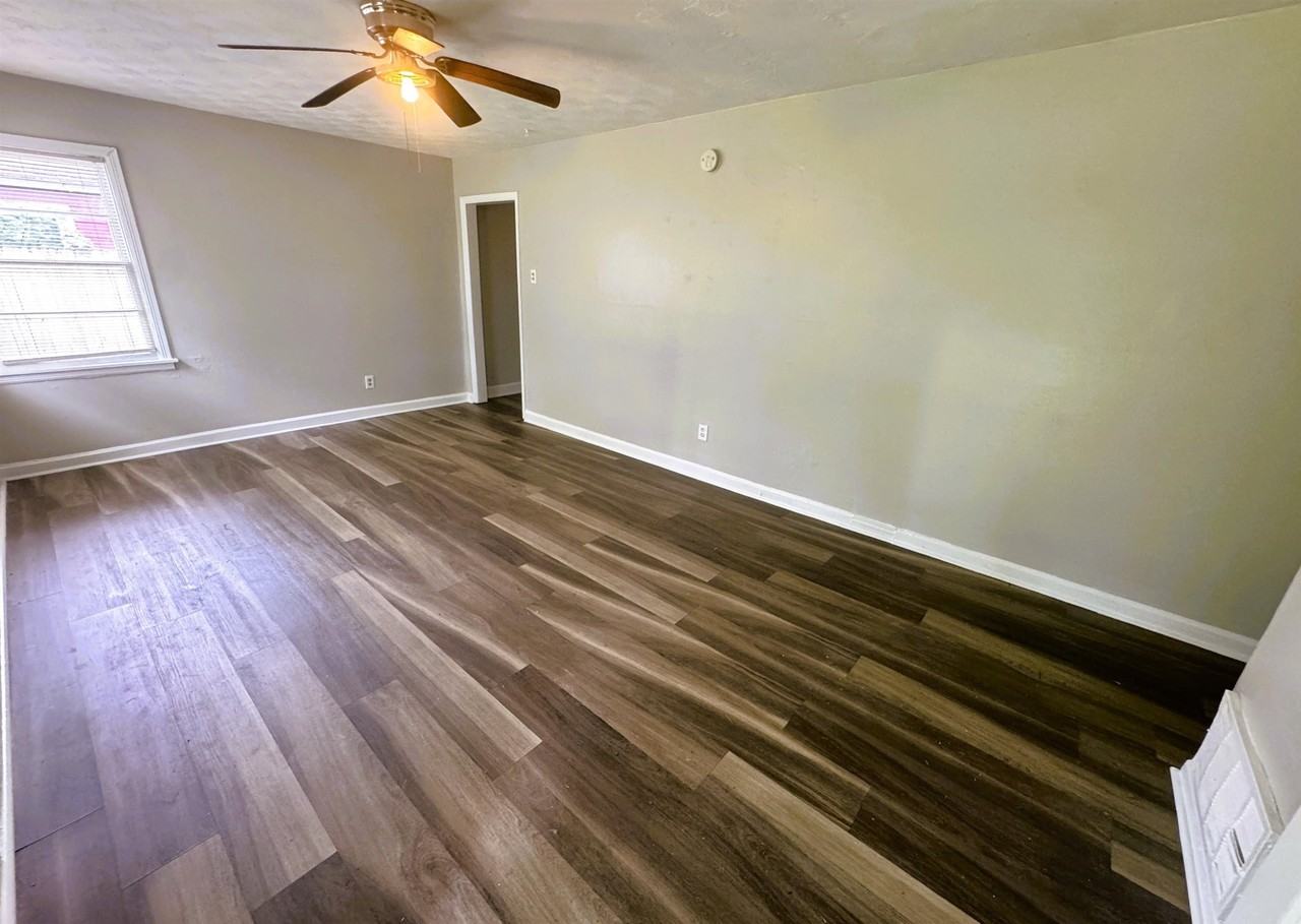 1644 Russwood Rd - Photo 4 of 16