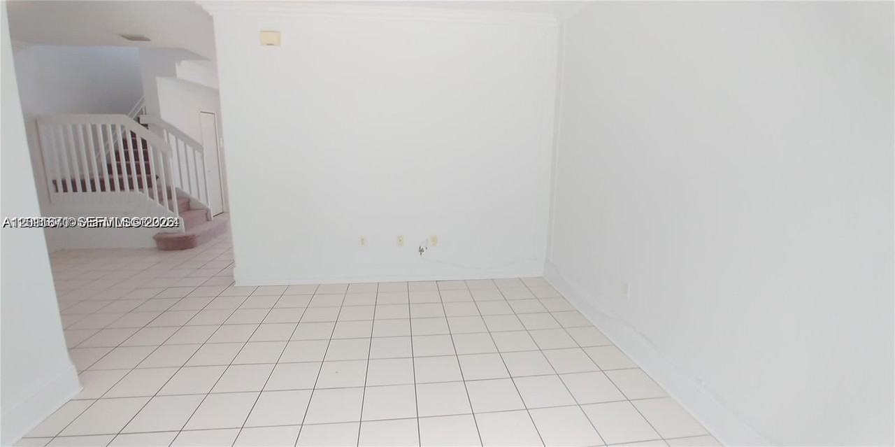 1528 Se 24th Ct #209 - Photo 2 of 17