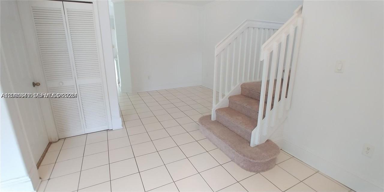 1528 Se 24th Ct #209 - Photo 7 of 17
