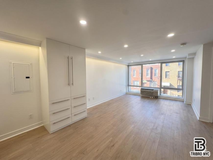 184 Eagle St - Photo 3 of 4