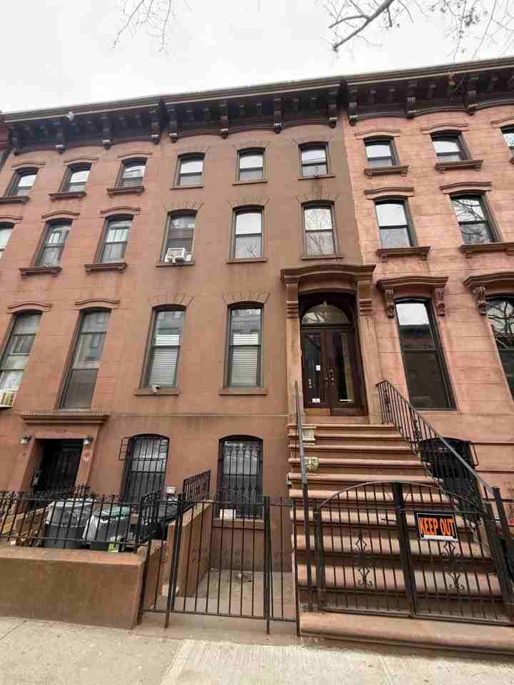 540 Pacific St - Photo 7 of 7