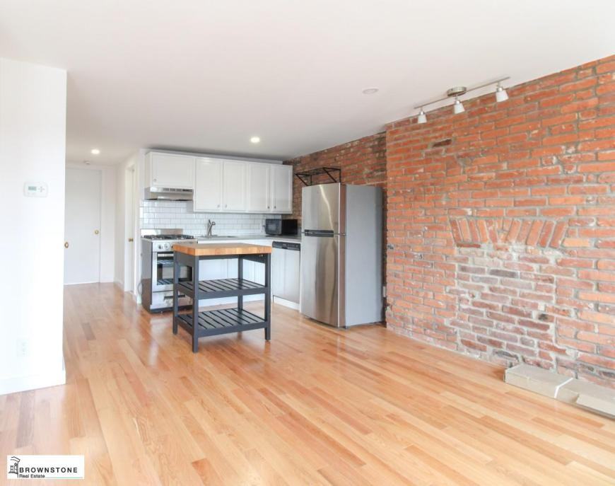 137 Huntington St - Photo 3 of 7