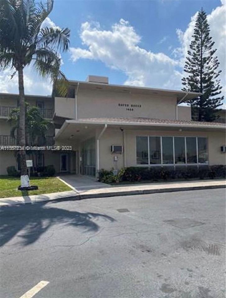 1480 E Sample Rd #209