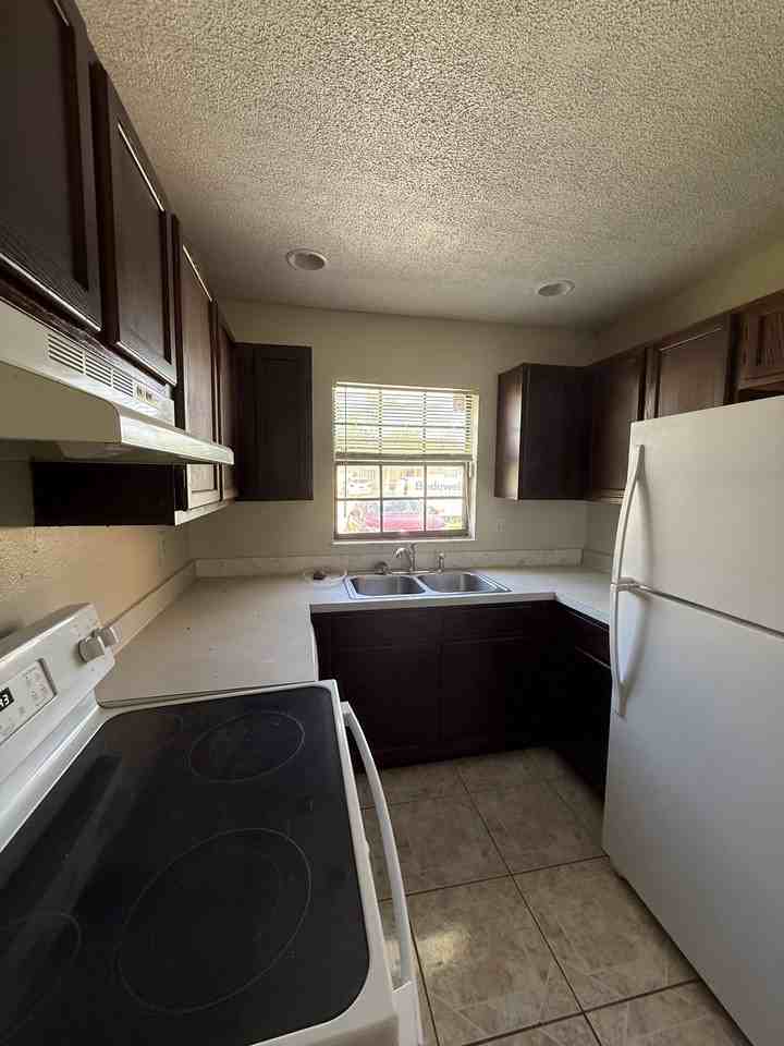 752 Lucaya Dr #2 - Photo 5 of 14