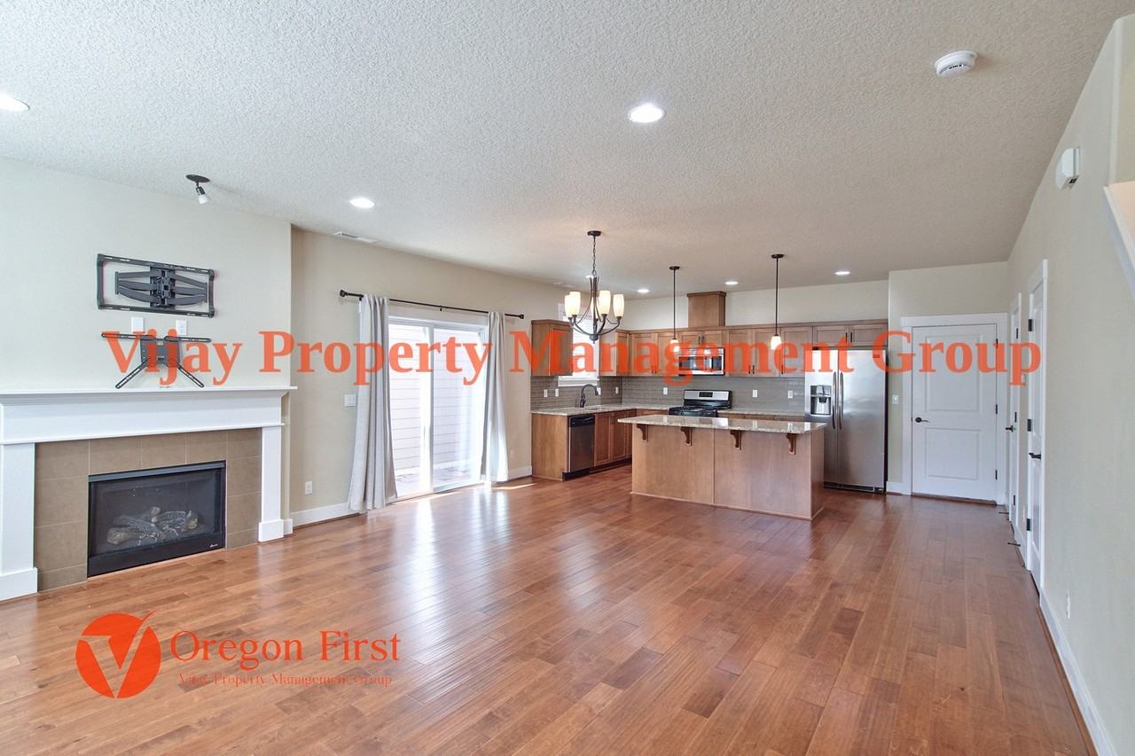 410 Sw Basilone Ter #1 - Photo 4 of 37