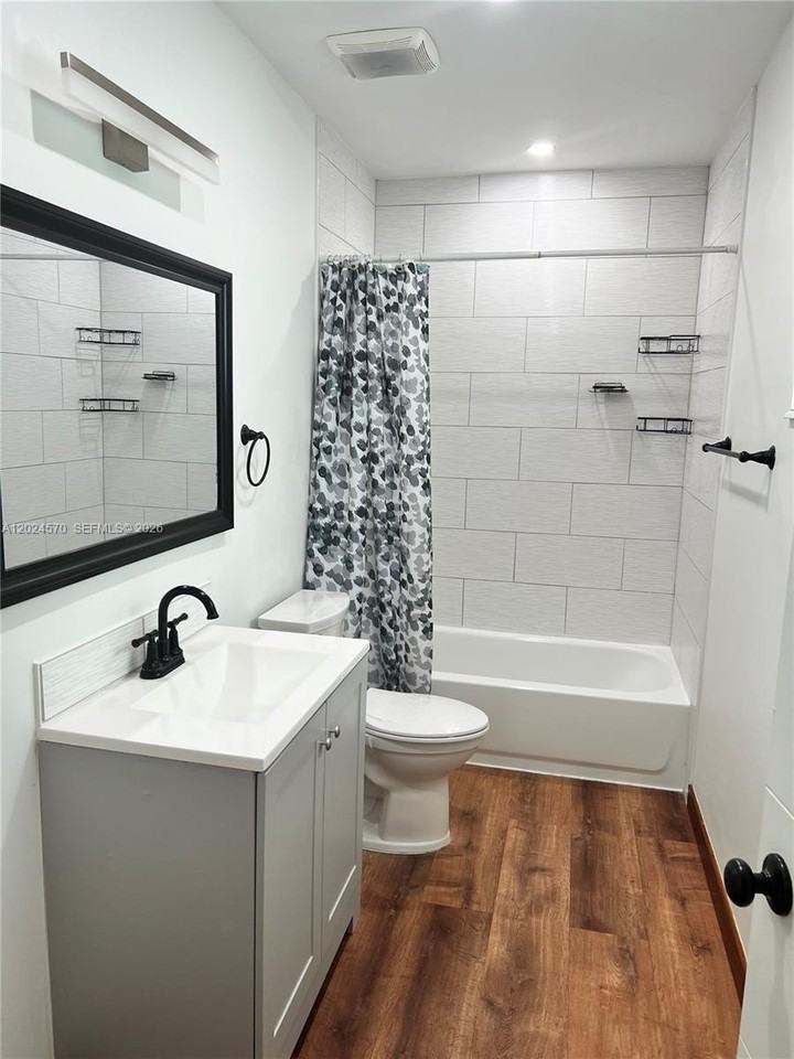 12400 Ne 11th Ct #3 - Photo 4 of 7