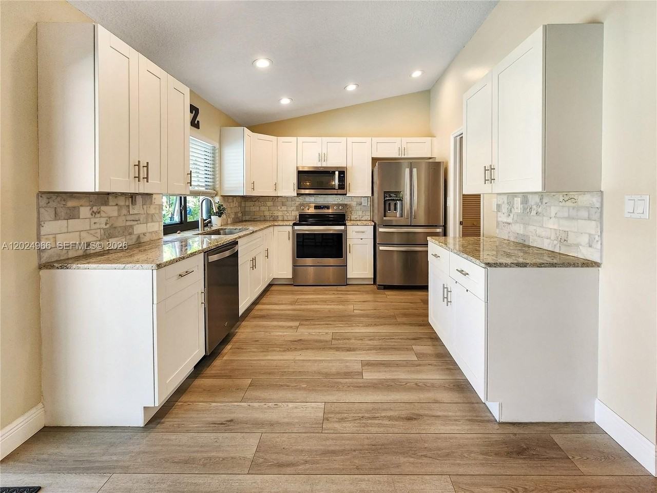 1359 Nw 112th Ter - Photo 4 of 18