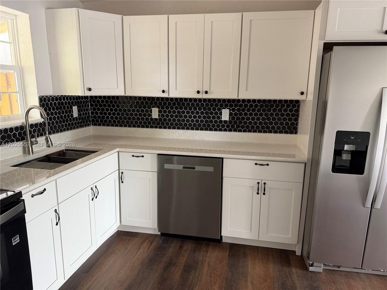 1450 Ne 151st St #101 - Photo 4 of 25