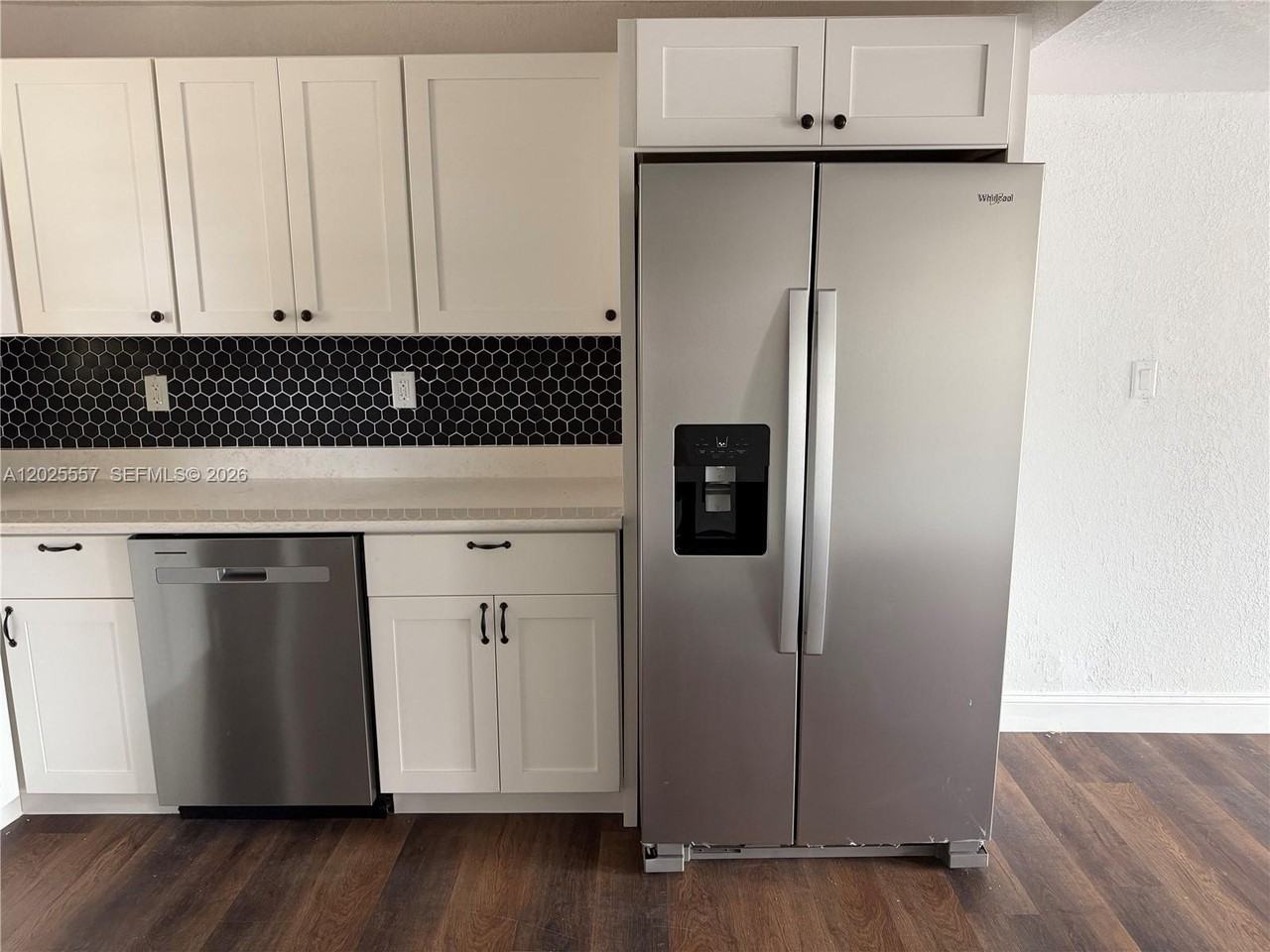 1450 Ne 151st St #101 - Photo 5 of 25