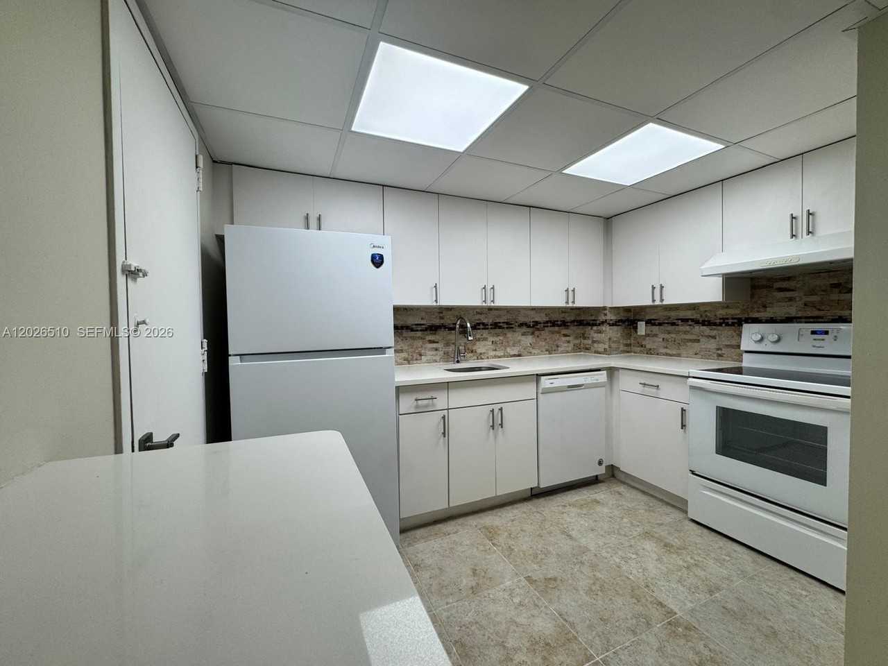 401 Golden Isles Dr #614 - Photo 5 of 50