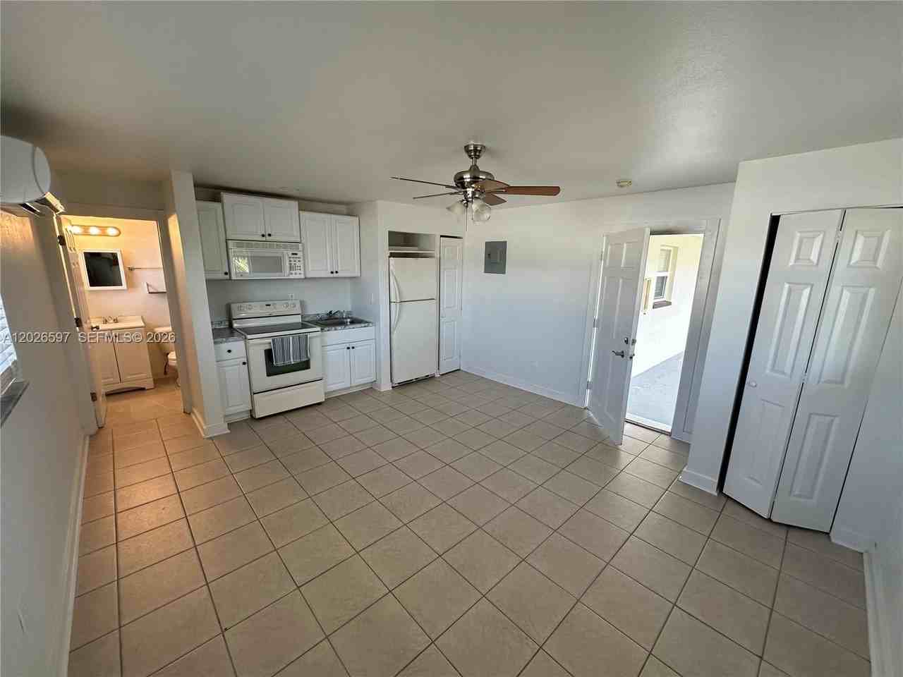 318 Tarpon Dr #1 - Photo 2 of 3