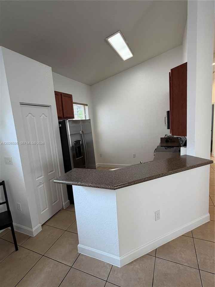 3951 Ne 11th Dr - Photo 6 of 27