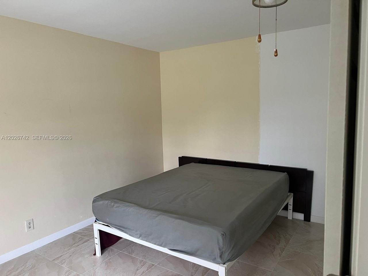 4460 Nw 18th Ave - Photo 5 of 11