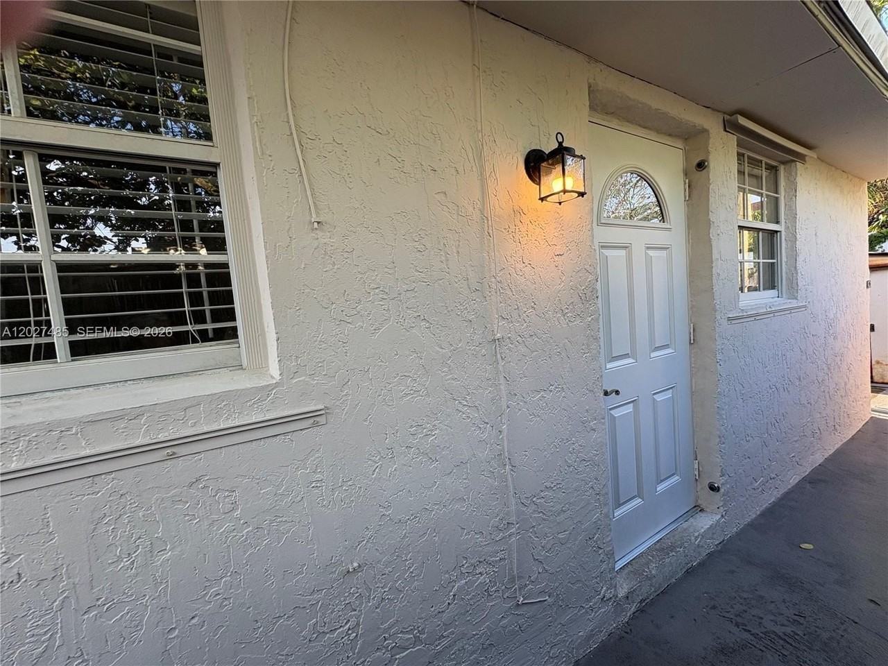 6753 Sw 39th Ter #REAR - Photo 2 of 9