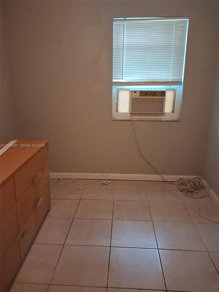 1800 Pinehurst Dr #1 - Photo 2 of 11