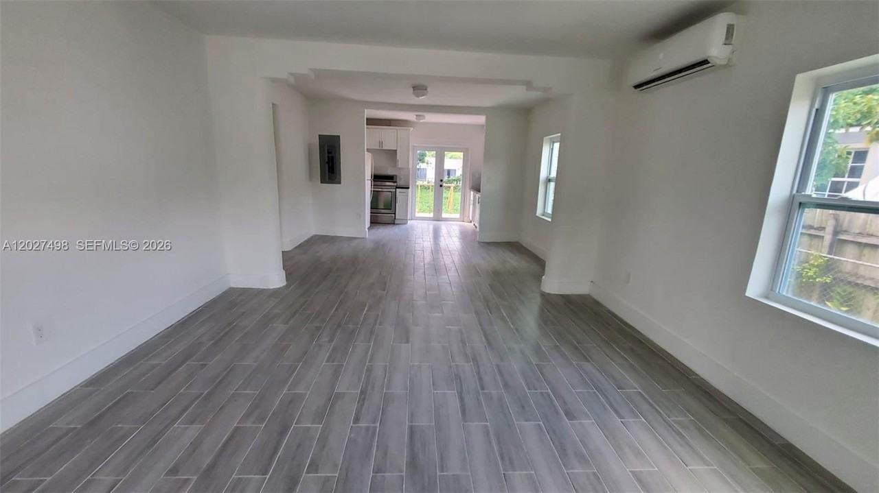 560 Nw 53rd St