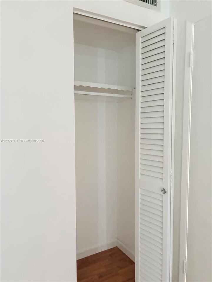 18900 Ne 14th Ave #D302 - Photo 7 of 16