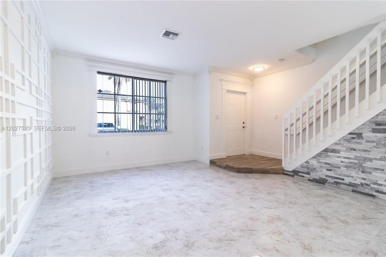 8360 Nw 10th St #3C - Photo 3 of 28