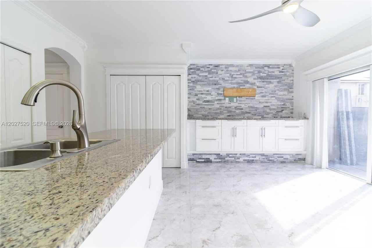8360 Nw 10th St #3C - Photo 6 of 28