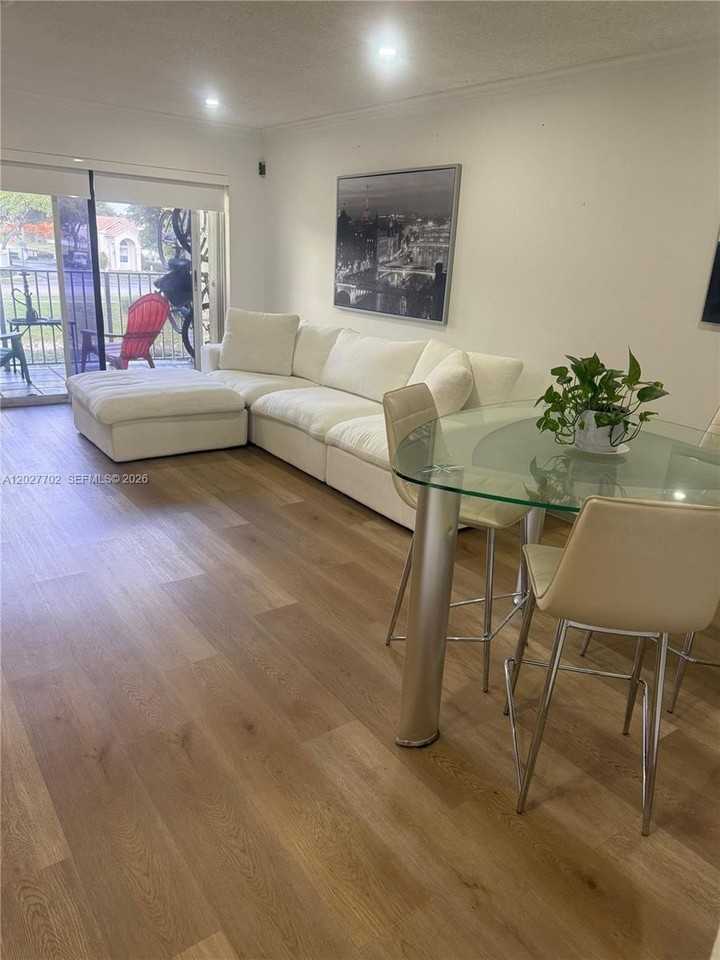 4704 Nw 114th Ave #202-1 - Photo 3 of 10